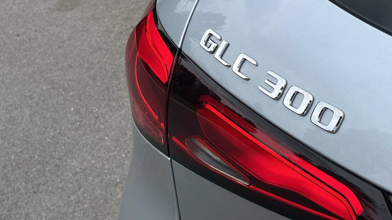 Used 2026 Mercedes-Benz GLC 300 4MATIC image 25