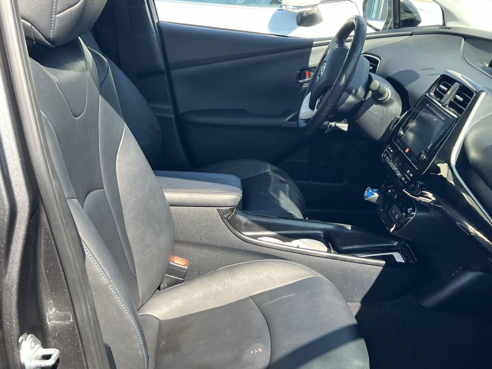 Used 2016 Toyota Prius Four Touring w/ Premium Convenience Package FWD image 22