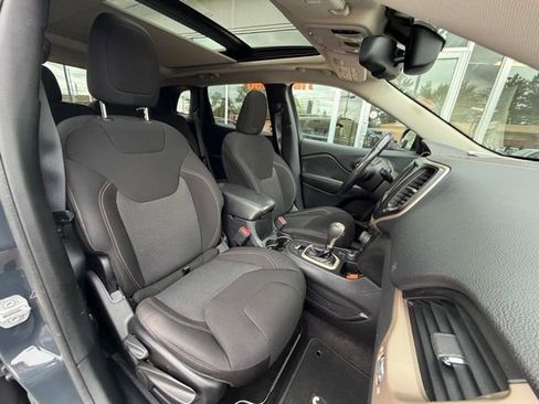 Used 2016 Jeep Cherokee 75th Anniversary AWD/4WD image 12