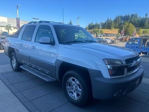 Used 2002 Chevrolet Avalanche 4x4 w/ Off-Road Suspension Pkg image 3