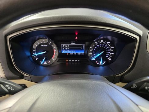 Used 2015 Ford Fusion SE image 22