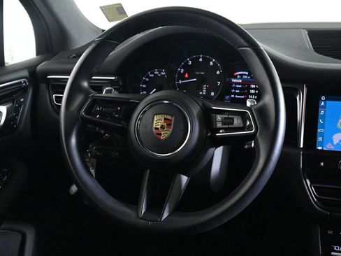 Certified 2024 Porsche Macan Base image 12