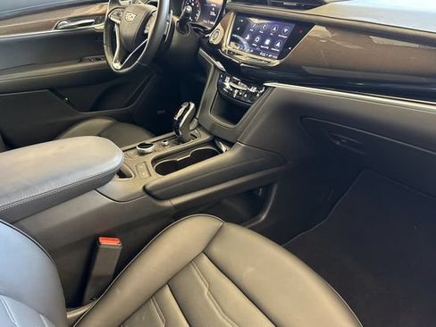 Certified 2025 Cadillac XT6 Sport w/ Platinum Package AWD/4WD image 17