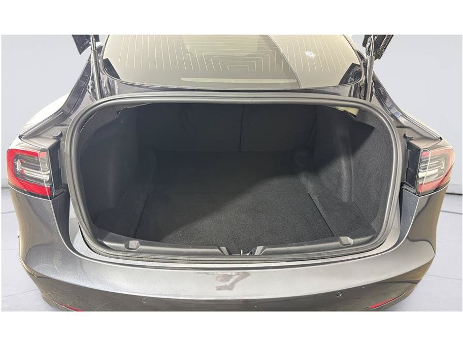 Used 2018 Tesla Model 3 Long Range RWD image 14