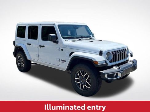 Used 2025 Jeep Wrangler Unlimited Sahara AWD/4WD image 9
