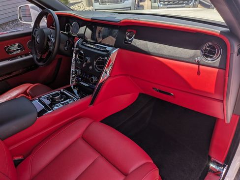 Used 2022 Rolls-Royce Cullinan w/ Dark Exterior Package AWD/4WD image 13