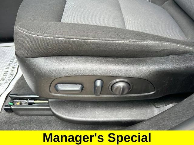 Used 2025 Chevrolet Blazer LT FWD image 13