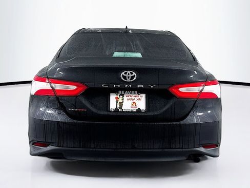 Used 2019 Toyota Camry L image 8
