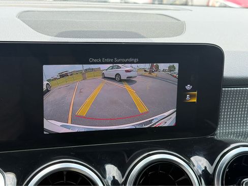 Used 2023 Mercedes-Benz GLB 250 4MATIC image 31