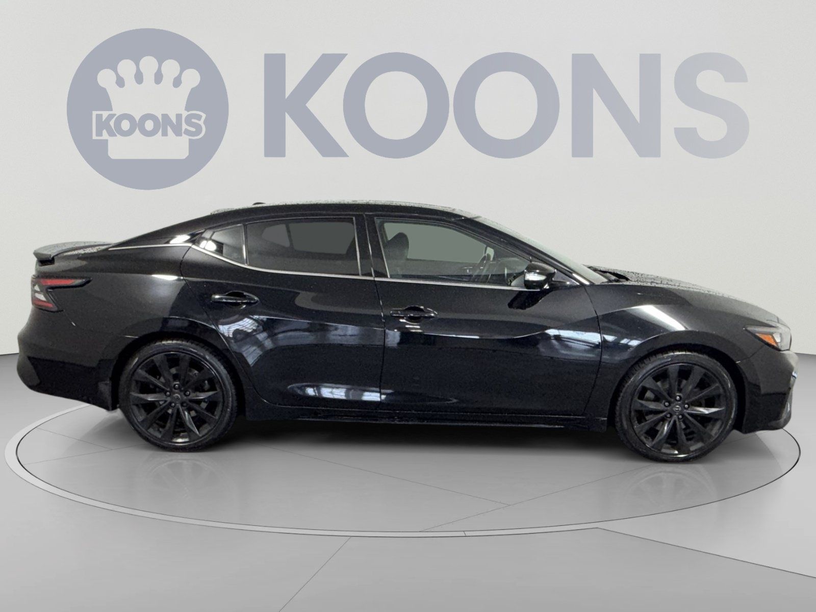 Used 2023 Nissan Maxima SR w/ Sport Mat Group FWD image 8
