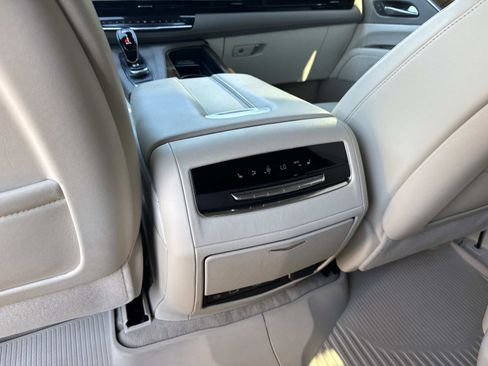 Certified 2024 Cadillac Escalade Sport Platinum w/ LPO, ONYX Package AWD/4WD image 17
