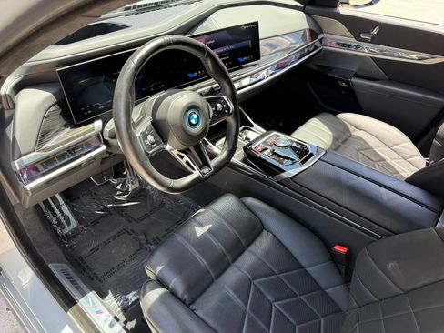 Used 2024 BMW i7 eDrive50 w/ M Sport Package RWD image 21