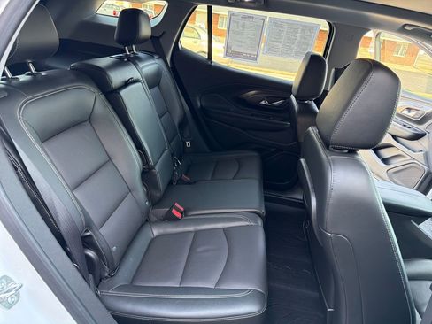 Used 2024 GMC Terrain SLT w/ Tech Package image 15