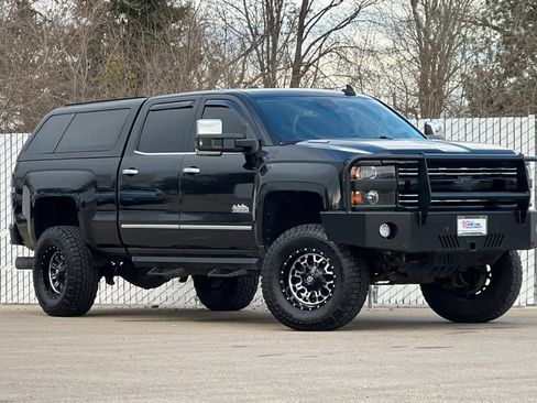 Used 2016 Chevrolet Silverado 2500 High Country w/ Duramax Plus Package image 2