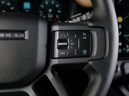 New 2026 Land Rover Defender 130 X-Dynamic SE image 18