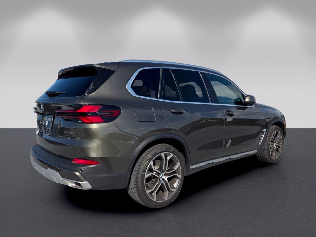 Certified 2025 BMW X5 sDrive40i w/ Climate Comfort Package RWD image 4