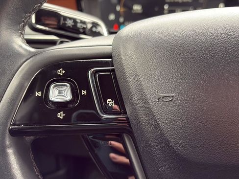 Used 2021 Lincoln Corsair Reserve w/ Equipment Group 201A image 10