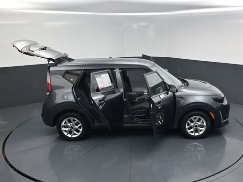 Used 2024 Kia Soul LX w/ Option Group 015 FWD image 14