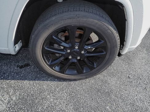 Used 2020 Jeep Grand Cherokee Altitude AWD/4WD image 7