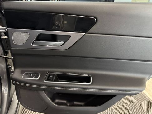 Used 2016 Jaguar XF R-Sport image 53