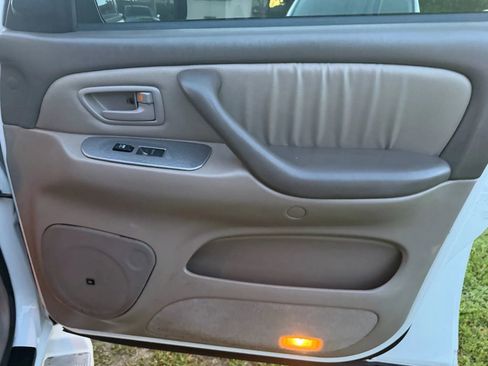 Used 2006 Toyota Sequoia Limited image 19