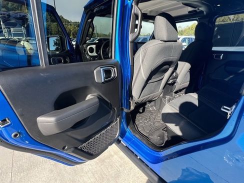 Used 2025 Jeep Gladiator Sport image 21