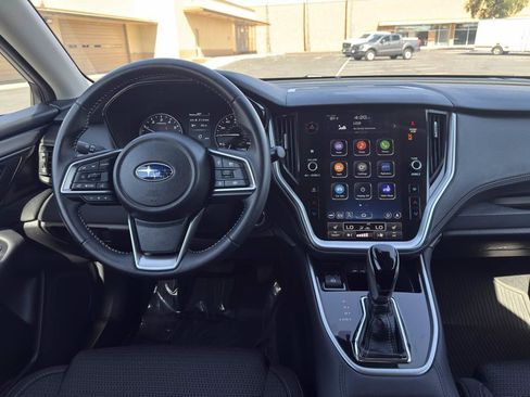 Used 2025 Subaru Outback Premium AWD/4WD image 17