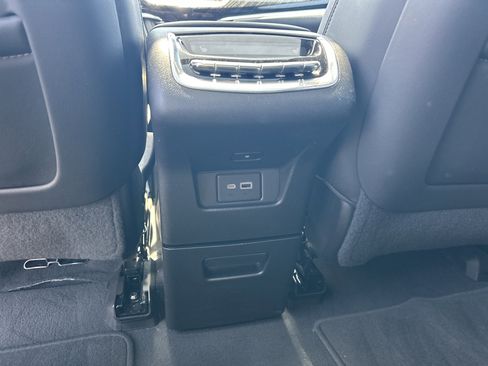 Used 2021 Cadillac XT6 Premium Luxury FWD image 23