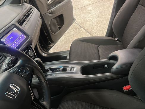 Used 2020 Honda HR-V Sport image 24