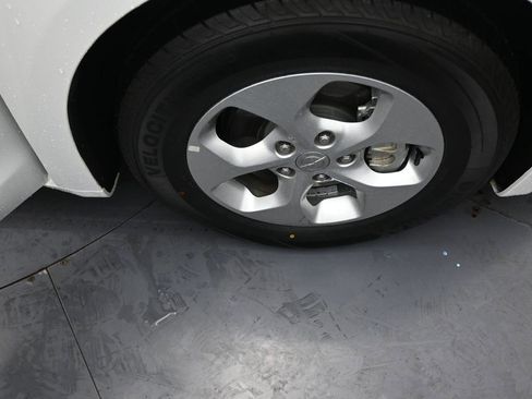 Used 2017 Chrysler Pacifica Touring Plus image 37