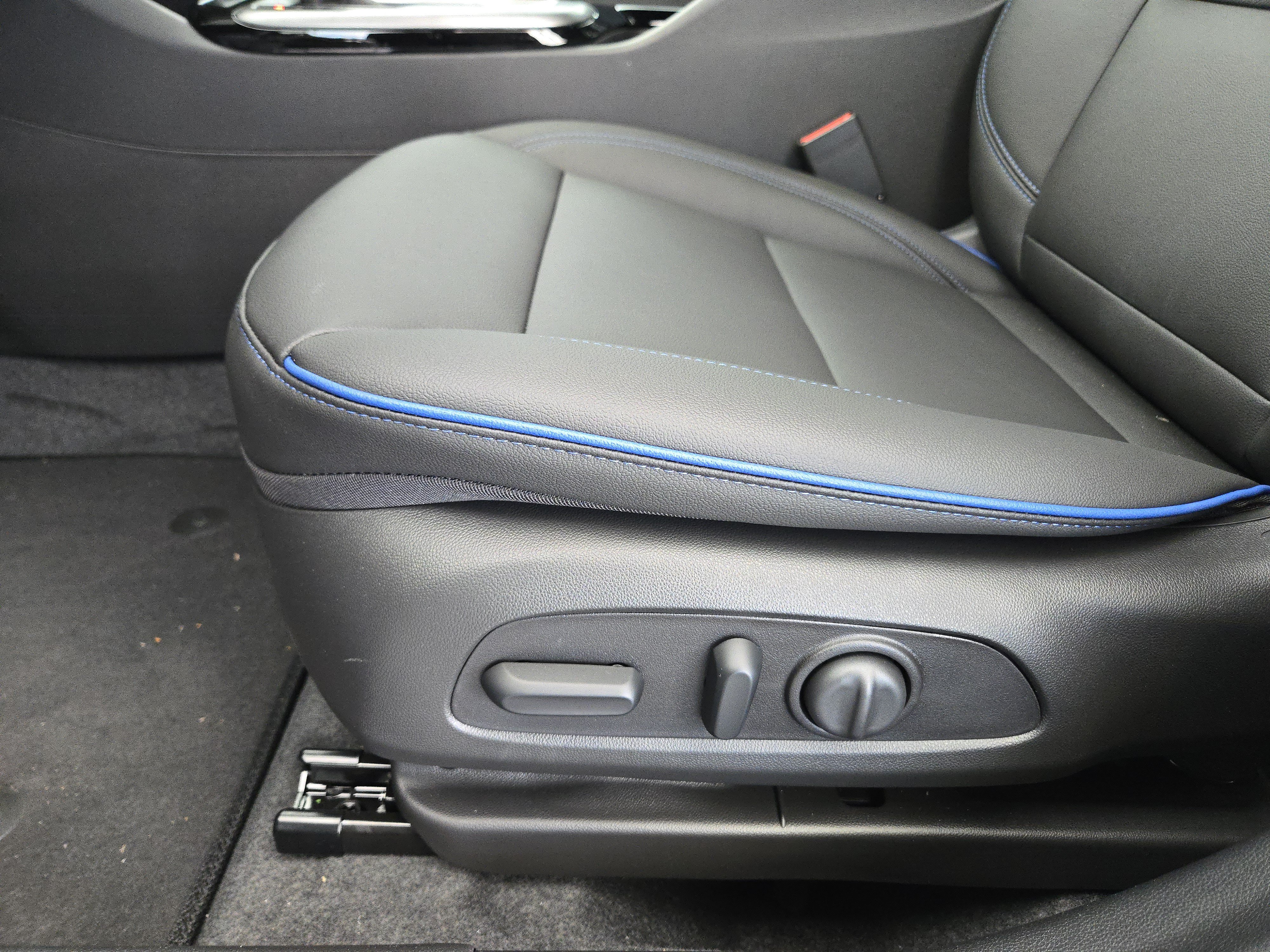 New 2026 Buick Envista Sport Touring w/ Convenience I Package FWD image 18