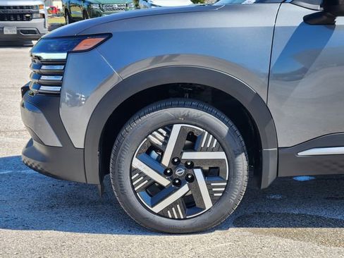 New 2026 Nissan Kicks SV FWD image 5