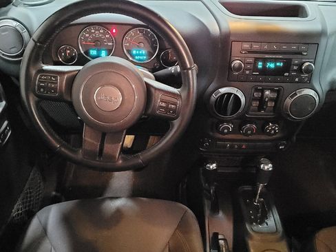 Used 2018 Jeep Wrangler Unlimited Sport S image 26