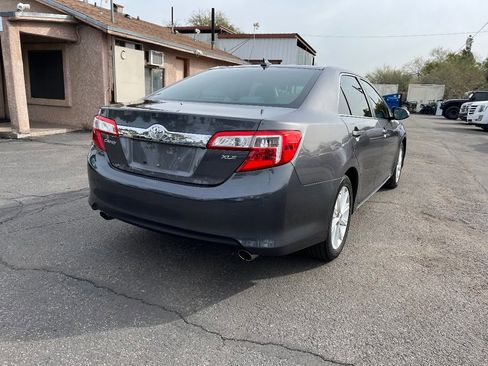 Used 2014 Toyota Camry XLE image 3