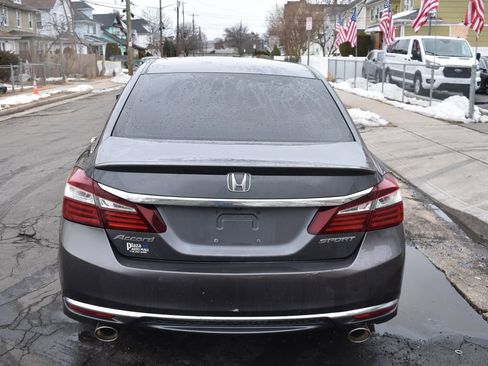 Used 2017 Honda Accord Sport image 7
