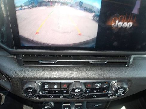 Used 2025 Jeep Wrangler Sport AWD/4WD image 18