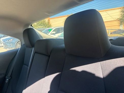 Used 2021 Toyota Corolla LE image 8