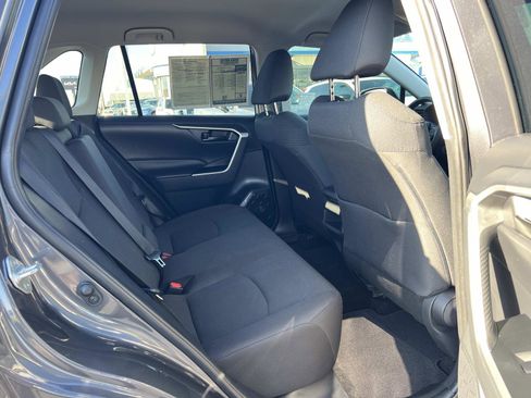 Used 2019 Toyota RAV4 LE image 30