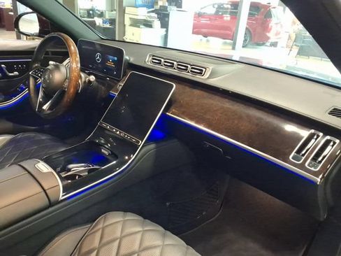 Used 2022 Mercedes-Benz S 580 4MATIC Sedan w/ Warmth & Comfort Package image 22