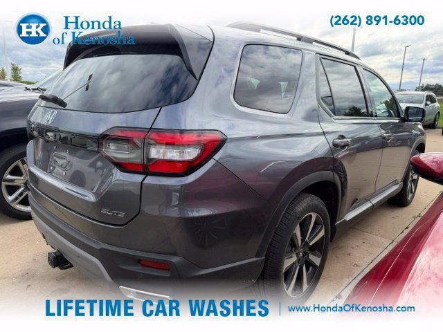 Used 2025 Honda Pilot Elite image 2