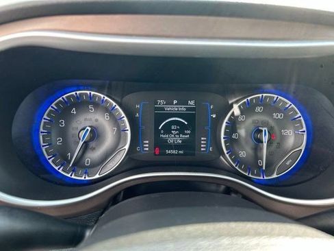 Used 2023 Chrysler Voyager LX FWD image 15