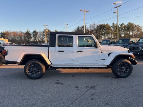 New 2026 Jeep Gladiator Sport image 8