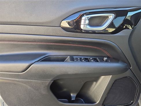 Used 2022 Jeep Compass Trailhawk w/ Trailhawk Convenience Group image 12