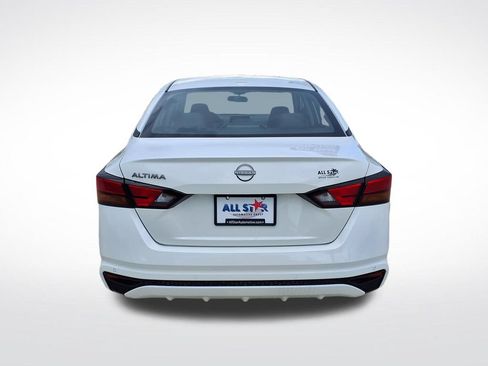 Used 2025 Nissan Altima 2.5 SV FWD image 7