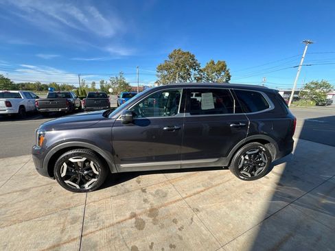Used 2025 Kia Telluride S AWD/4WD image 9
