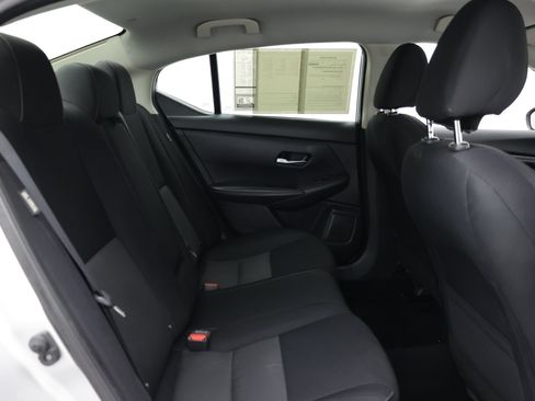 Used 2021 Nissan Sentra SV FWD image 38