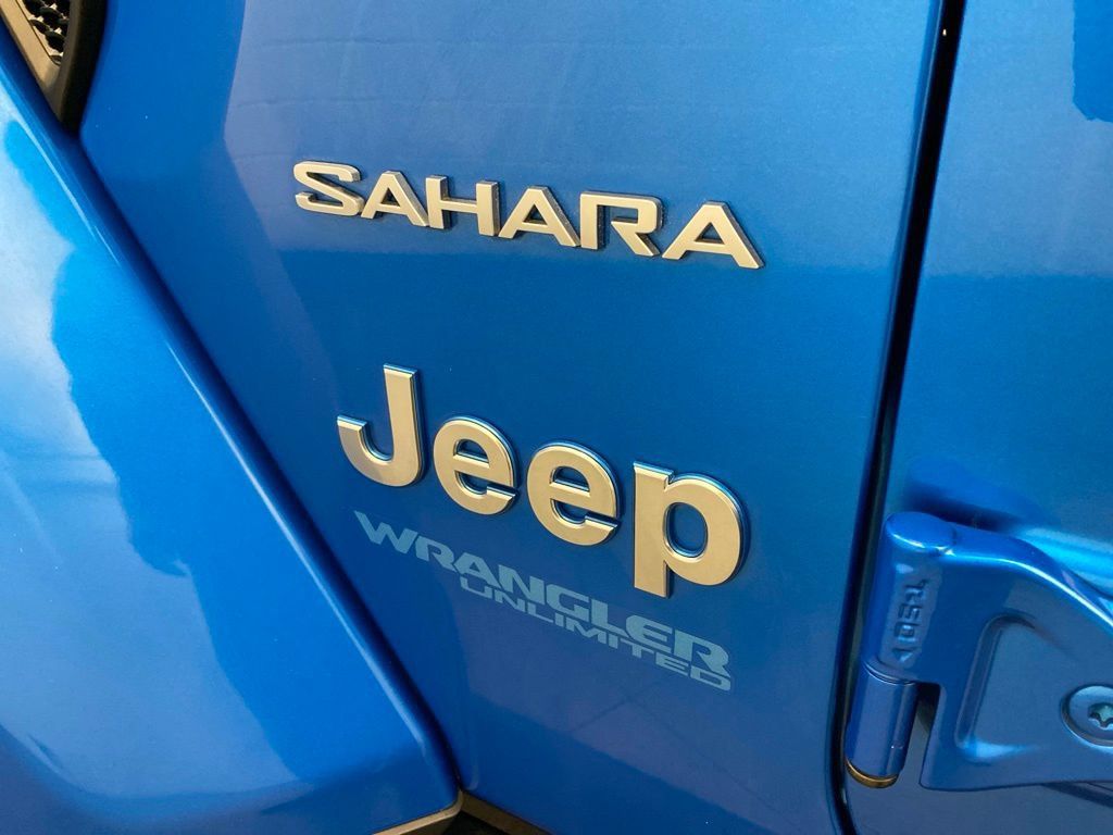 Used 2022 Jeep Wrangler Unlimited Sahara AWD/4WD image 14