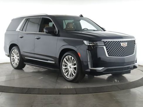 Used 2024 Cadillac Escalade Premium Luxury w/ Performance Package AWD/4WD image 2