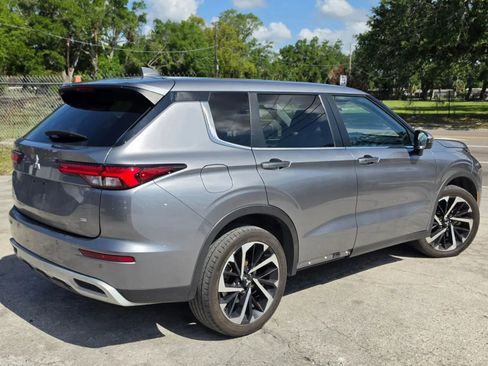 Used 2023 Mitsubishi Outlander SE image 7