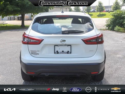 Used 2021 Nissan Rogue Sport S image 7